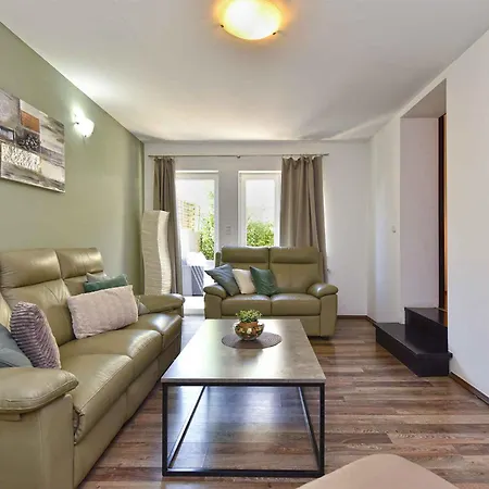 Villa With Pool In Porec-istrien 44323 Porec