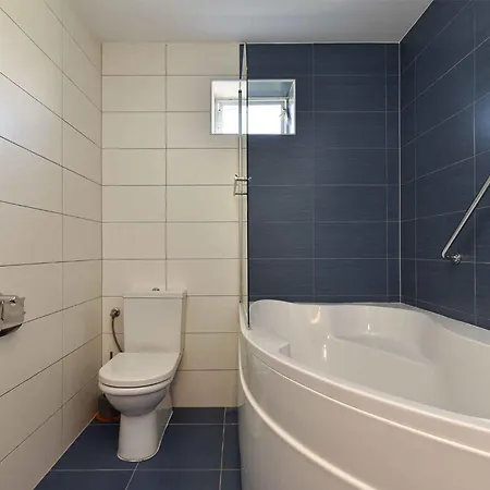 With Pool In Porec-istrien 44323 Villa