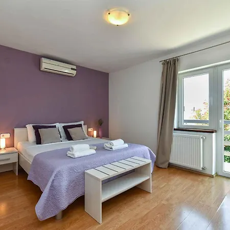 With Pool In Porec-istrien 44323 Villa